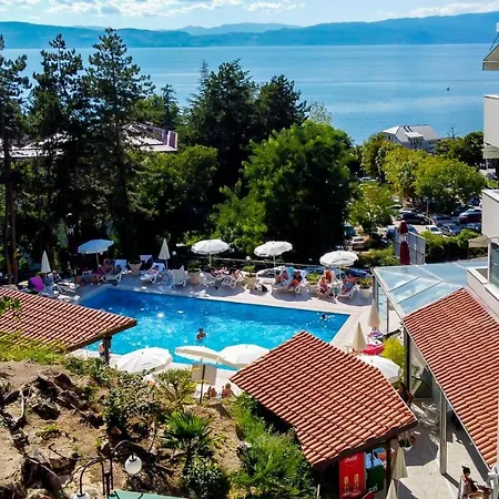 & Tino Sveti Stefan מלון